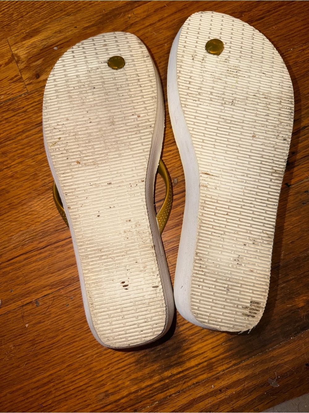 Havaianas Geometric Print Wedge Flip Flops Size 9/10 Gold Straps - Picture 3 of 4